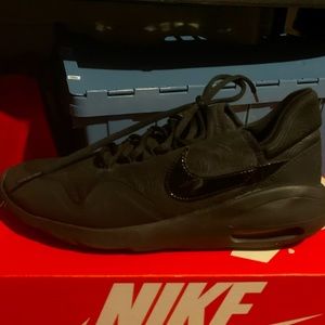 Women’s Nike sneakers